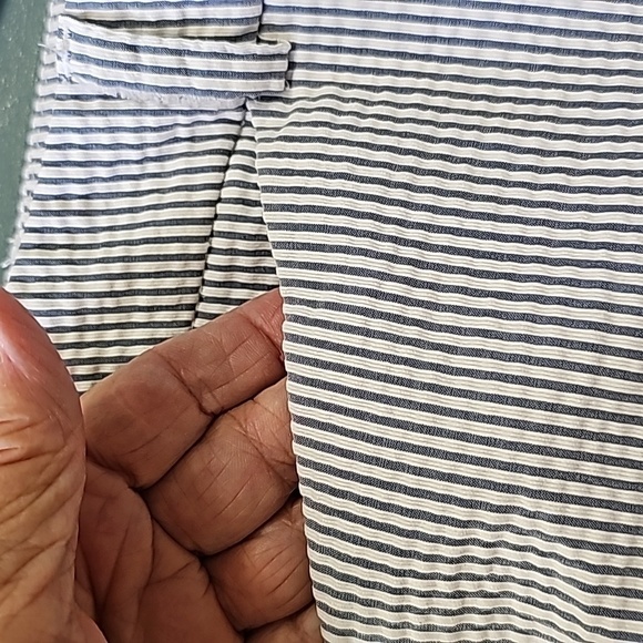 CHARTER CLUB, Y2K Womens Newport slim crop searsucker pants. Gray/white. SIZE 12 - Picture 10 of 15